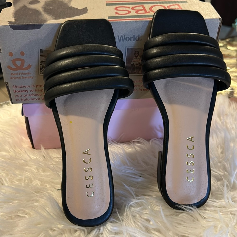 BLACK LOW HEEL SLIPPERS SIZE 6 NEW NEVER WORN